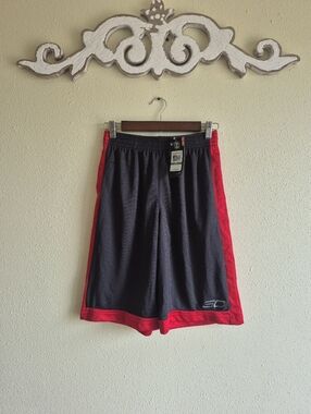 Boys Large Under Armour Shorts